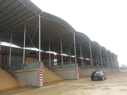 湖南益阳南益高速公路第六合同段彩钢堆料棚工程